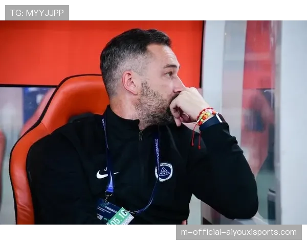 沃尔夫斯堡防守体系崩盘 连续失球暴露防线组织问题